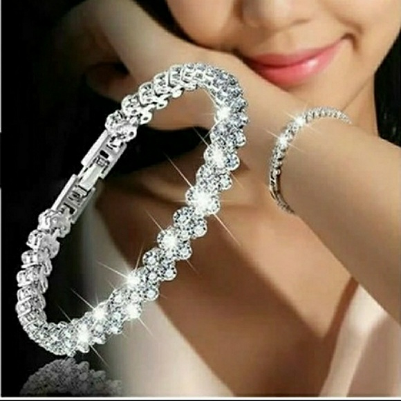 Jewelry - 🎀💞 Restocked - 925 Heart-Shaped Tennis Bracelet